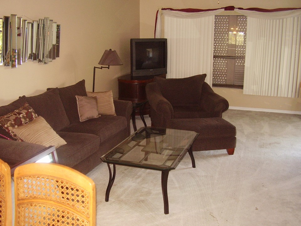 living room spacious living room